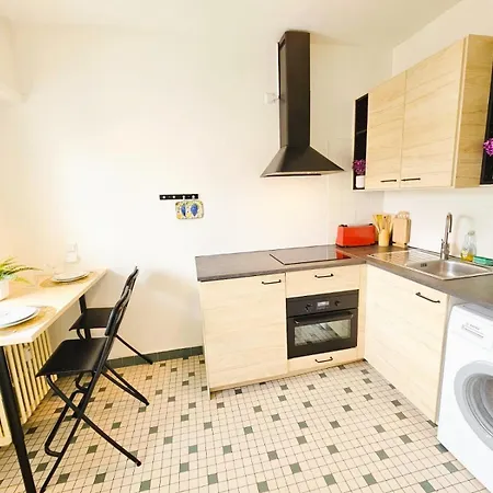 Appartement Bright With Outdoor Balcony