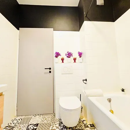 Appartamento Bright With Outdoor Balcony