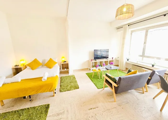 Bright With Outdoor Balcony 公寓 卢森堡