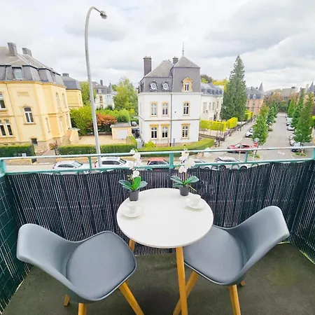 Bright With Outdoor Balcony Lägenhet Luxemburg